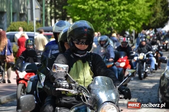Zdjęcie w galerii na portalu naszraciborz.pl: Inauguracja sezonu motocyklowego w Raciborzu – festyn na Zamku Piastowskim wiadomości z regionu