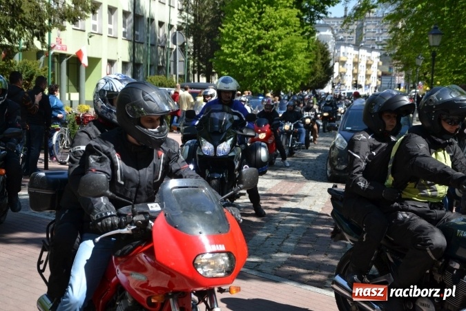 Zdjęcie w galerii na portalu naszraciborz.pl: Inauguracja sezonu motocyklowego w Raciborzu – festyn na Zamku Piastowskim wiadomości z regionu