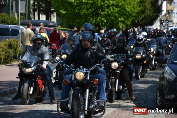 Zdjęcie w galerii na portalu naszraciborz.pl: Inauguracja sezonu motocyklowego w Raciborzu – festyn na Zamku Piastowskim wiadomości z regionu