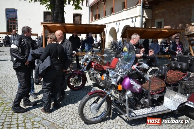 Zdjęcie w galerii na portalu naszraciborz.pl: Inauguracja sezonu motocyklowego w Raciborzu – festyn na Zamku Piastowskim wiadomości z regionu