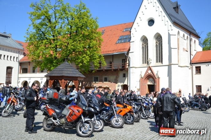 Zdjęcie w galerii na portalu naszraciborz.pl: Inauguracja sezonu motocyklowego w Raciborzu – festyn na Zamku Piastowskim wiadomości z regionu