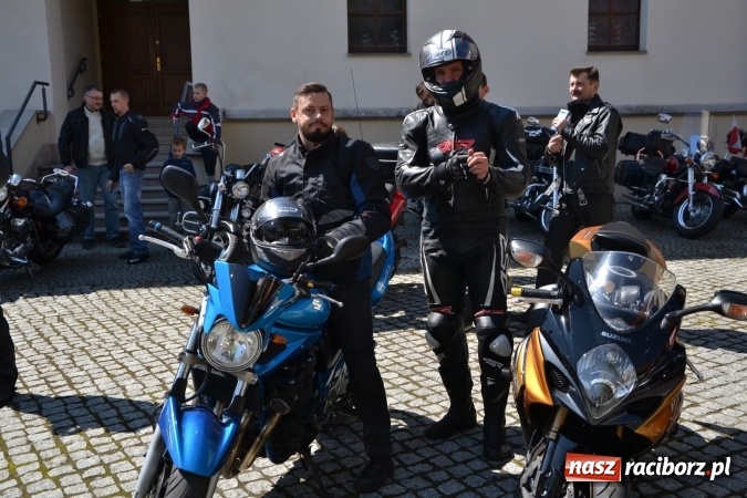 Zdjęcie w galerii na portalu naszraciborz.pl: Inauguracja sezonu motocyklowego w Raciborzu – festyn na Zamku Piastowskim wiadomości z regionu