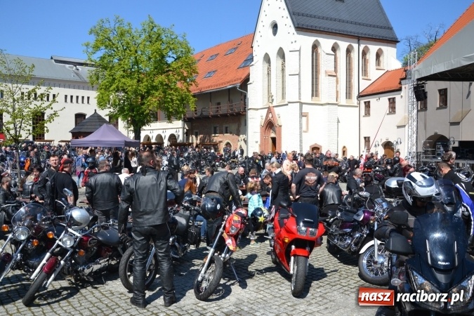 Zdjęcie w galerii na portalu naszraciborz.pl: Inauguracja sezonu motocyklowego w Raciborzu – festyn na Zamku Piastowskim wiadomości z regionu