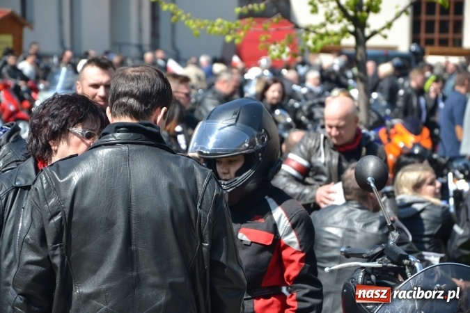 Zdjęcie w galerii na portalu naszraciborz.pl: Inauguracja sezonu motocyklowego w Raciborzu – festyn na Zamku Piastowskim wiadomości z regionu