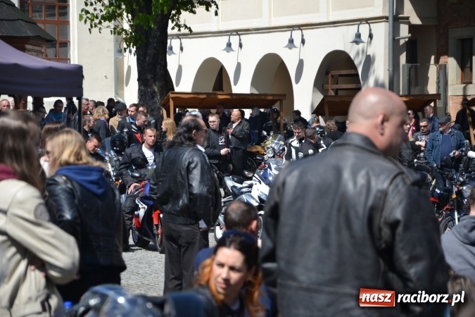 Zdjęcie w galerii na portalu naszraciborz.pl: Inauguracja sezonu motocyklowego w Raciborzu – festyn na Zamku Piastowskim wiadomości z regionu