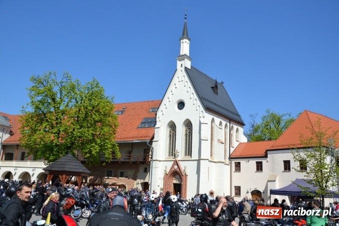 Zdjęcie w galerii na portalu naszraciborz.pl: Inauguracja sezonu motocyklowego w Raciborzu – festyn na Zamku Piastowskim wiadomości z regionu