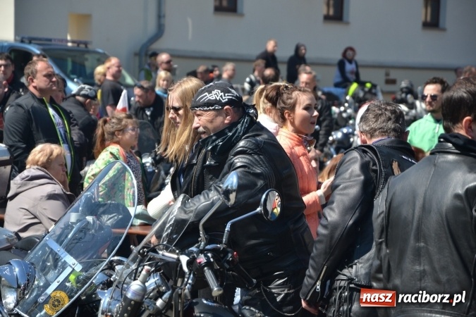 Zdjęcie w galerii na portalu naszraciborz.pl: Inauguracja sezonu motocyklowego w Raciborzu – festyn na Zamku Piastowskim wiadomości z regionu