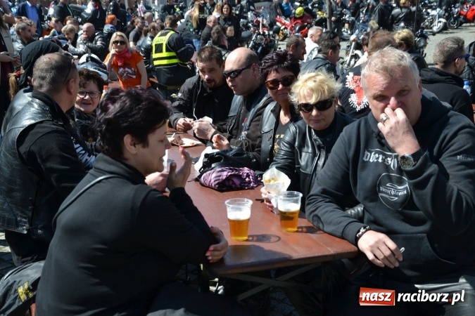 Zdjęcie w galerii na portalu naszraciborz.pl: Inauguracja sezonu motocyklowego w Raciborzu – festyn na Zamku Piastowskim wiadomości z regionu
