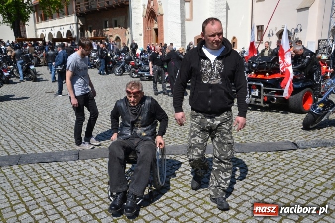 Zdjęcie w galerii na portalu naszraciborz.pl: Inauguracja sezonu motocyklowego w Raciborzu – festyn na Zamku Piastowskim wiadomości z regionu