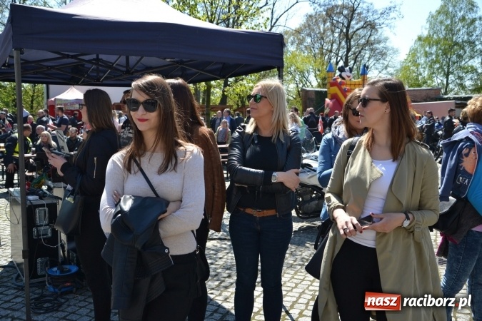 Zdjęcie w galerii na portalu naszraciborz.pl: Inauguracja sezonu motocyklowego w Raciborzu – festyn na Zamku Piastowskim wiadomości z regionu