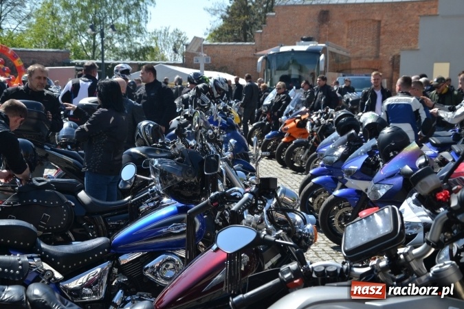 Zdjęcie w galerii na portalu naszraciborz.pl: Inauguracja sezonu motocyklowego w Raciborzu – festyn na Zamku Piastowskim wiadomości z regionu