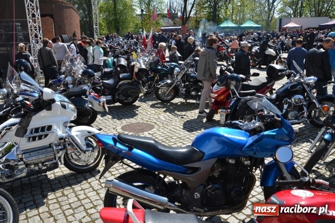 Zdjęcie w galerii na portalu naszraciborz.pl: Inauguracja sezonu motocyklowego w Raciborzu – festyn na Zamku Piastowskim wiadomości z regionu