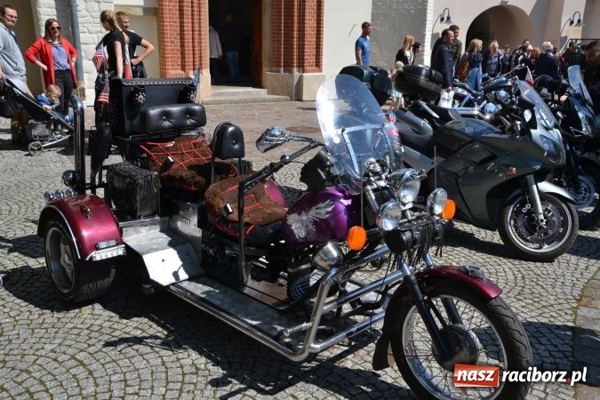 Zdjęcie w galerii na portalu naszraciborz.pl: Inauguracja sezonu motocyklowego w Raciborzu – festyn na Zamku Piastowskim wiadomości z regionu
