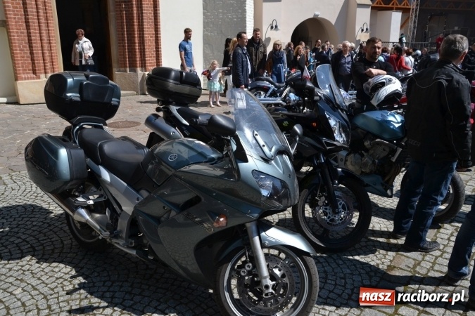 Zdjęcie w galerii na portalu naszraciborz.pl: Inauguracja sezonu motocyklowego w Raciborzu – festyn na Zamku Piastowskim wiadomości z regionu