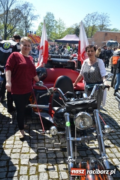 Zdjęcie w galerii na portalu naszraciborz.pl: Inauguracja sezonu motocyklowego w Raciborzu – festyn na Zamku Piastowskim wiadomości z regionu