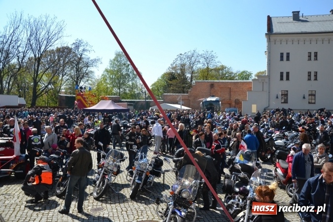 Zdjęcie w galerii na portalu naszraciborz.pl: Inauguracja sezonu motocyklowego w Raciborzu – festyn na Zamku Piastowskim wiadomości z regionu