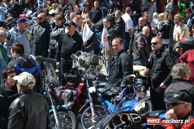 Zdjęcie w galerii na portalu naszraciborz.pl: Inauguracja sezonu motocyklowego w Raciborzu – festyn na Zamku Piastowskim wiadomości z regionu