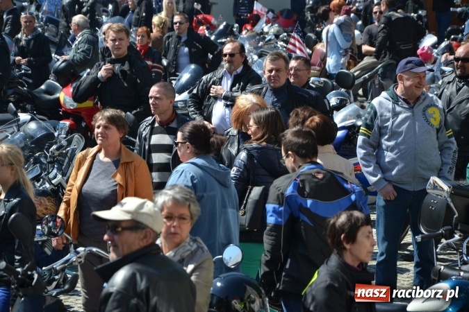 Zdjęcie w galerii na portalu naszraciborz.pl: Inauguracja sezonu motocyklowego w Raciborzu – festyn na Zamku Piastowskim wiadomości z regionu