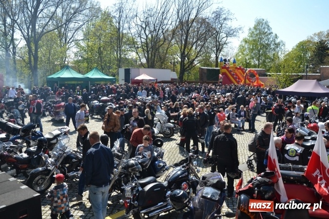 Zdjęcie w galerii na portalu naszraciborz.pl: Inauguracja sezonu motocyklowego w Raciborzu – festyn na Zamku Piastowskim wiadomości z regionu