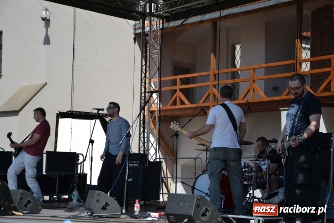 Zdjęcie w galerii na portalu naszraciborz.pl: Inauguracja sezonu motocyklowego w Raciborzu – festyn na Zamku Piastowskim wiadomości z regionu