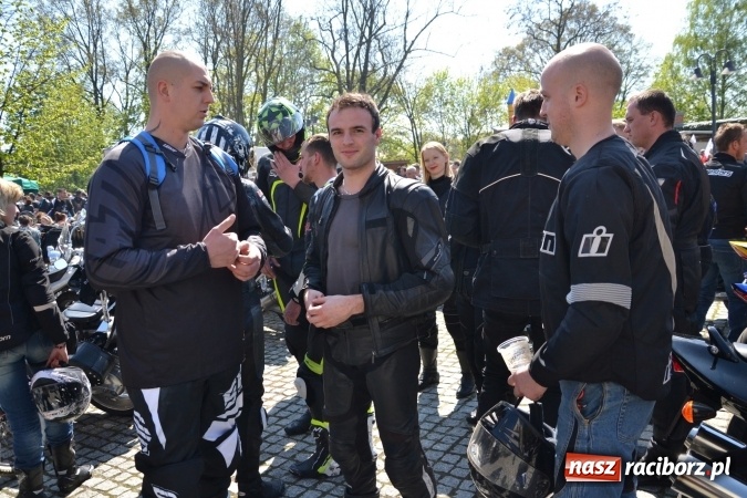 Zdjęcie w galerii na portalu naszraciborz.pl: Inauguracja sezonu motocyklowego w Raciborzu – festyn na Zamku Piastowskim wiadomości z regionu