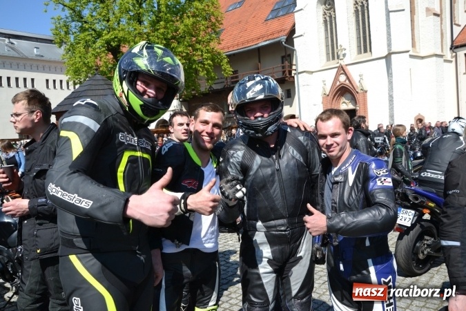 Zdjęcie w galerii na portalu naszraciborz.pl: Inauguracja sezonu motocyklowego w Raciborzu – festyn na Zamku Piastowskim wiadomości z regionu