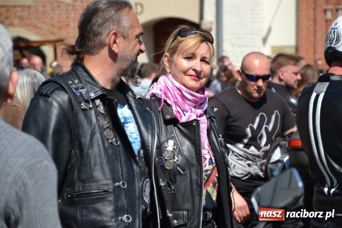 Zdjęcie w galerii na portalu naszraciborz.pl: Inauguracja sezonu motocyklowego w Raciborzu – festyn na Zamku Piastowskim wiadomości z regionu