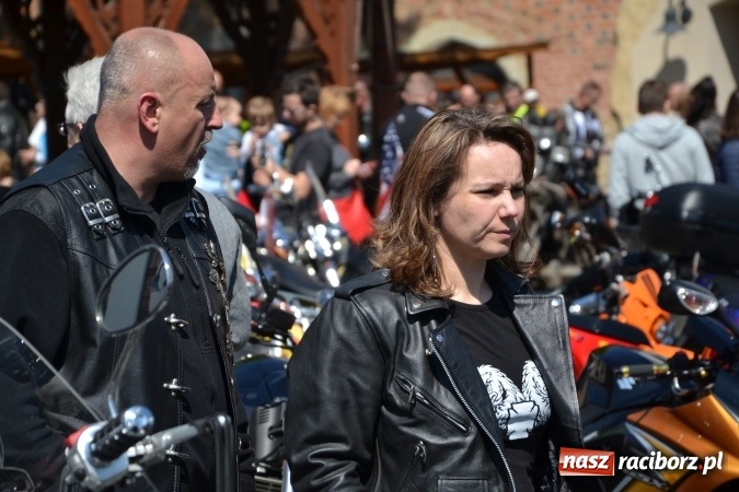 Zdjęcie w galerii na portalu naszraciborz.pl: Inauguracja sezonu motocyklowego w Raciborzu – festyn na Zamku Piastowskim wiadomości z regionu