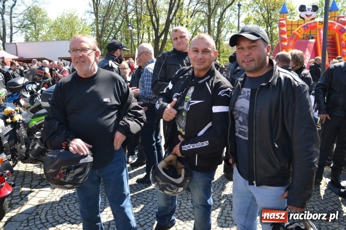 Zdjęcie w galerii na portalu naszraciborz.pl: Inauguracja sezonu motocyklowego w Raciborzu – festyn na Zamku Piastowskim wiadomości z regionu