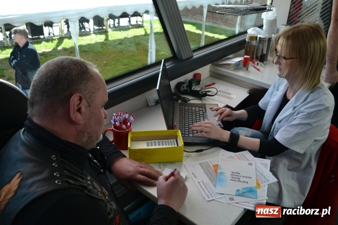 Zdjęcie w galerii na portalu naszraciborz.pl: Inauguracja sezonu motocyklowego w Raciborzu – festyn na Zamku Piastowskim wiadomości z regionu