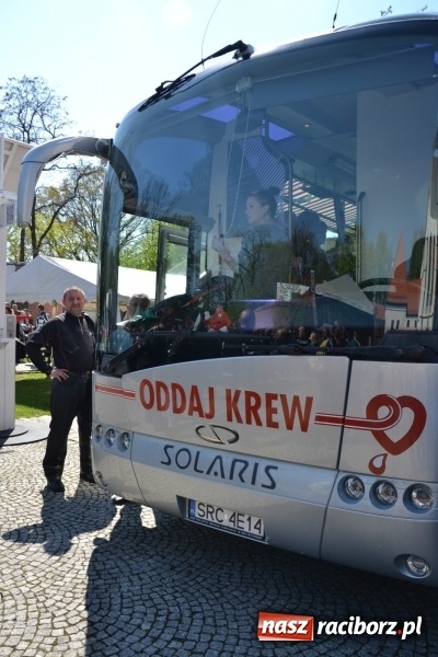 Zdjęcie w galerii na portalu naszraciborz.pl: Inauguracja sezonu motocyklowego w Raciborzu – festyn na Zamku Piastowskim wiadomości z regionu