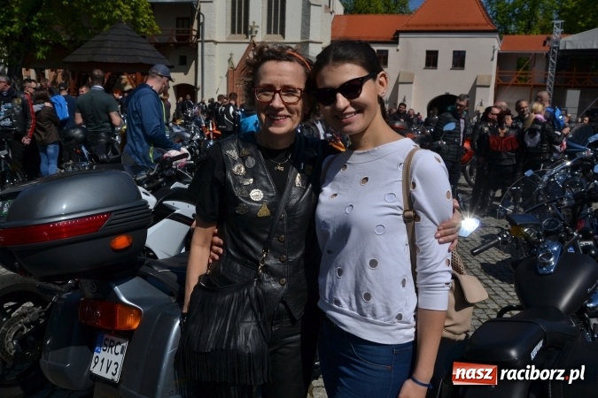 Zdjęcie w galerii na portalu naszraciborz.pl: Inauguracja sezonu motocyklowego w Raciborzu – festyn na Zamku Piastowskim wiadomości z regionu