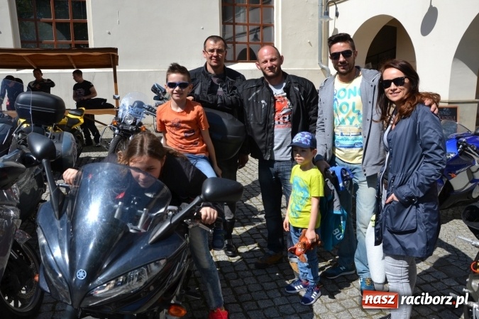 Zdjęcie w galerii na portalu naszraciborz.pl: Inauguracja sezonu motocyklowego w Raciborzu – festyn na Zamku Piastowskim wiadomości z regionu