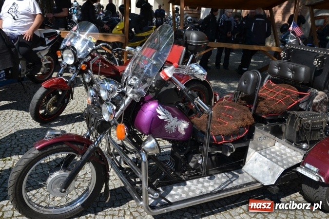Zdjęcie w galerii na portalu naszraciborz.pl: Inauguracja sezonu motocyklowego w Raciborzu – festyn na Zamku Piastowskim wiadomości z regionu