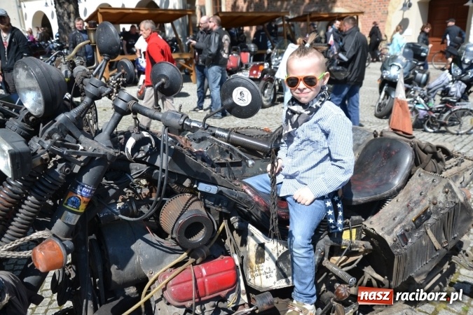 Zdjęcie w galerii na portalu naszraciborz.pl: Inauguracja sezonu motocyklowego w Raciborzu – festyn na Zamku Piastowskim wiadomości z regionu