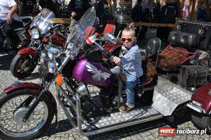Zdjęcie w galerii na portalu naszraciborz.pl: Inauguracja sezonu motocyklowego w Raciborzu – festyn na Zamku Piastowskim wiadomości z regionu