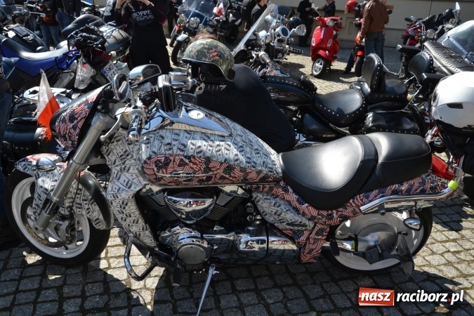 Zdjęcie w galerii na portalu naszraciborz.pl: Inauguracja sezonu motocyklowego w Raciborzu – festyn na Zamku Piastowskim wiadomości z regionu