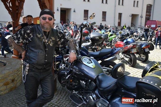 Zdjęcie w galerii na portalu naszraciborz.pl: Inauguracja sezonu motocyklowego w Raciborzu – festyn na Zamku Piastowskim wiadomości z regionu