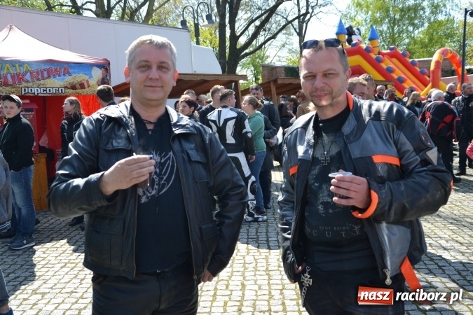 Zdjęcie w galerii na portalu naszraciborz.pl: Inauguracja sezonu motocyklowego w Raciborzu – festyn na Zamku Piastowskim wiadomości z regionu