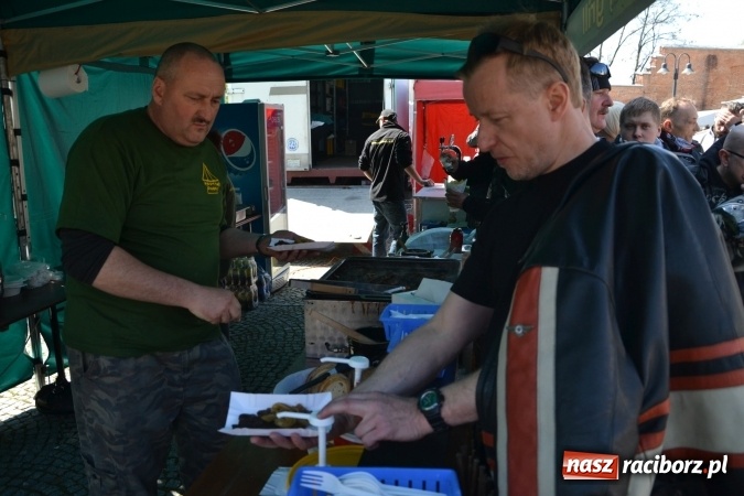 Zdjęcie w galerii na portalu naszraciborz.pl: Inauguracja sezonu motocyklowego w Raciborzu – festyn na Zamku Piastowskim wiadomości z regionu