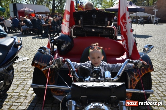 Zdjęcie w galerii na portalu naszraciborz.pl: Inauguracja sezonu motocyklowego w Raciborzu – festyn na Zamku Piastowskim wiadomości z regionu
