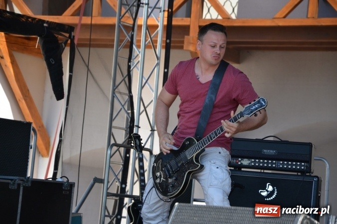 Zdjęcie w galerii na portalu naszraciborz.pl: Inauguracja sezonu motocyklowego w Raciborzu – festyn na Zamku Piastowskim wiadomości z regionu