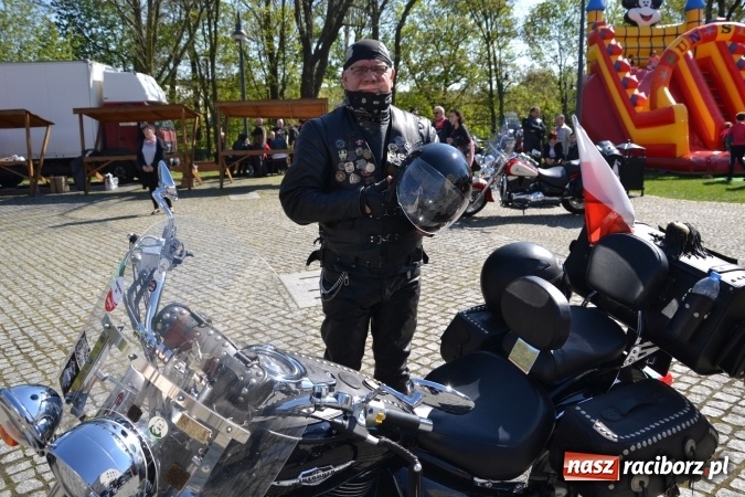 Zdjęcie w galerii na portalu naszraciborz.pl: Inauguracja sezonu motocyklowego w Raciborzu – festyn na Zamku Piastowskim wiadomości z regionu