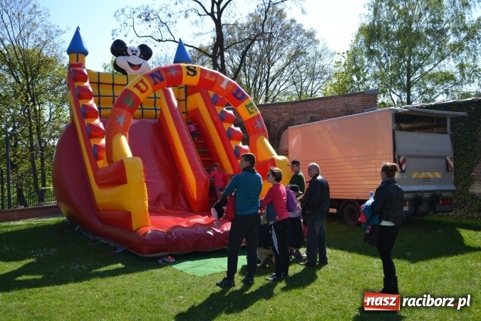 Zdjęcie w galerii na portalu naszraciborz.pl: Inauguracja sezonu motocyklowego w Raciborzu – festyn na Zamku Piastowskim wiadomości z regionu
