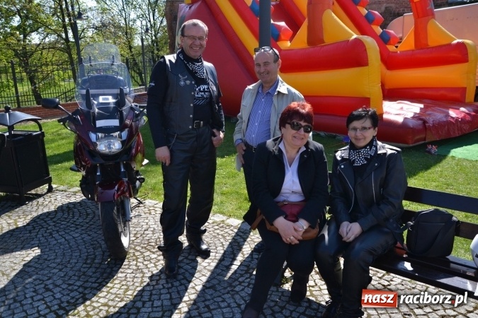 Zdjęcie w galerii na portalu naszraciborz.pl: Inauguracja sezonu motocyklowego w Raciborzu – festyn na Zamku Piastowskim wiadomości z regionu
