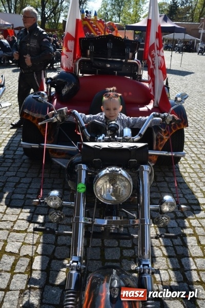 Zdjęcie w galerii na portalu naszraciborz.pl: Inauguracja sezonu motocyklowego w Raciborzu – festyn na Zamku Piastowskim wiadomości z regionu