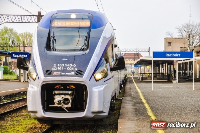 Zdjęcie w galerii na portalu naszraciborz.pl: ED 161 DART - nowa jakość zawitała do Raciborza. Na 170-lecie linii do Chałupek  wiadomości z regionu