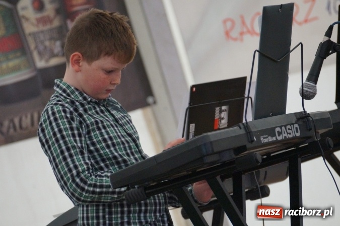Zdjęcie w galerii na portalu naszraciborz.pl: Gmina talentów! W Nędzy rozpoczął się drugi dzień majówki wiadomości z regionu