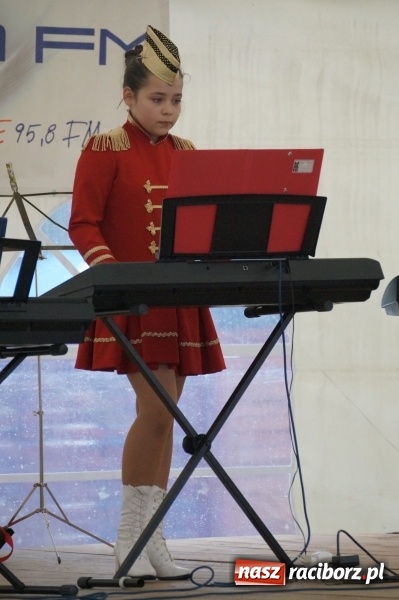 Zdjęcie w galerii na portalu naszraciborz.pl: Gmina talentów! W Nędzy rozpoczął się drugi dzień majówki wiadomości z regionu