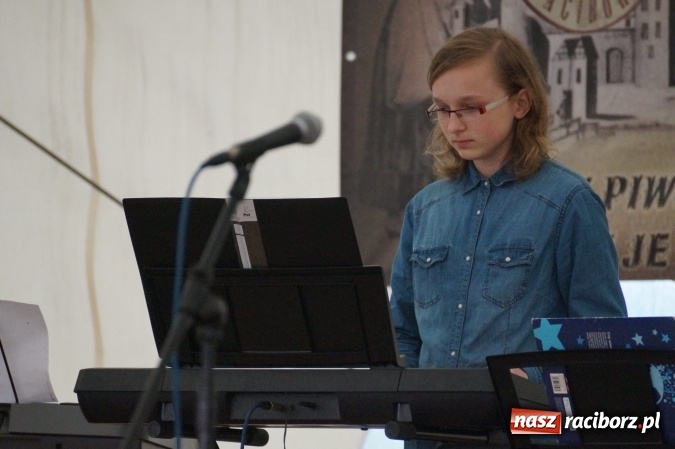 Zdjęcie w galerii na portalu naszraciborz.pl: Gmina talentów! W Nędzy rozpoczął się drugi dzień majówki wiadomości z regionu